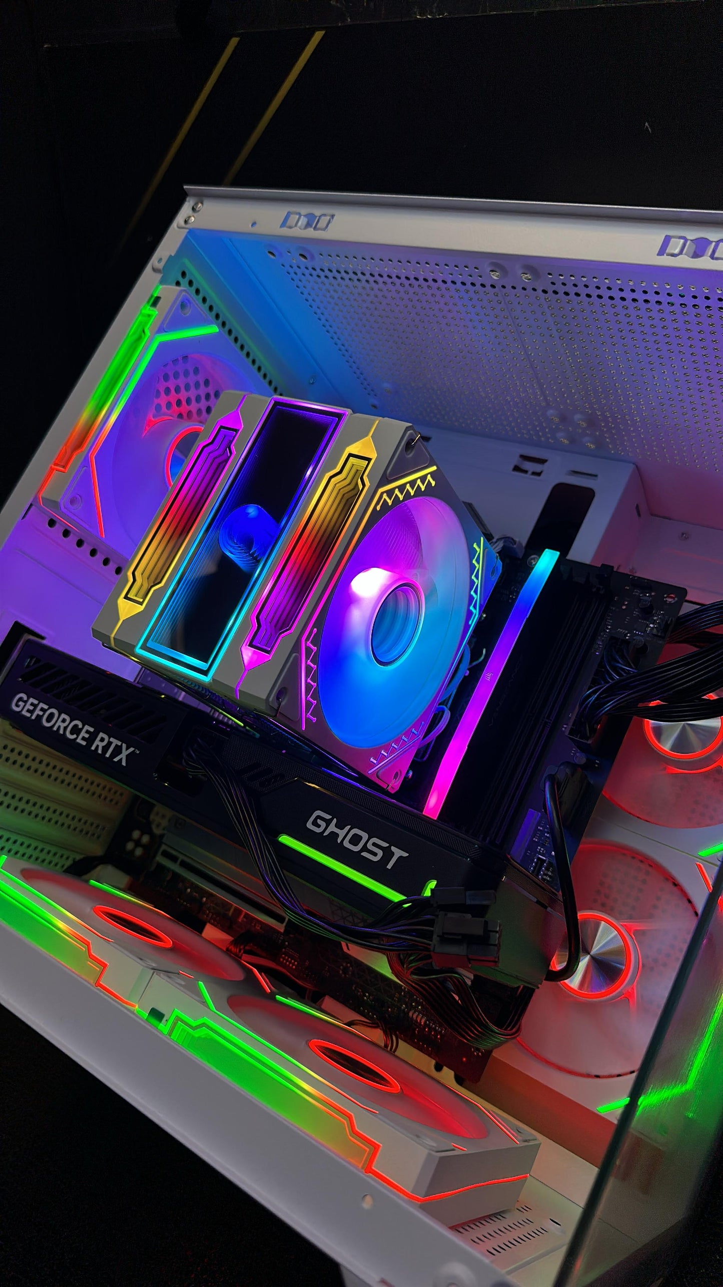 R7 7700X / RTX 5060 Tİ / 16GB / 1TB Beyaz Gaming Kasa