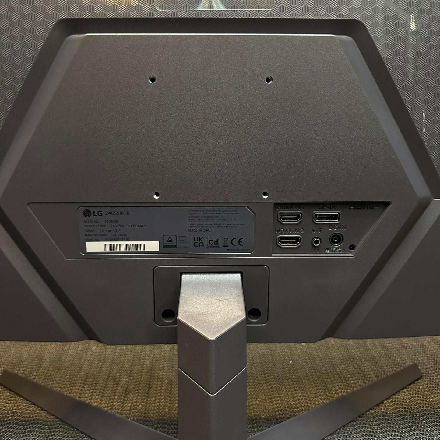 LG UltraGear 24GL650 Oyuncu Monitörü / 24" / 180Hz