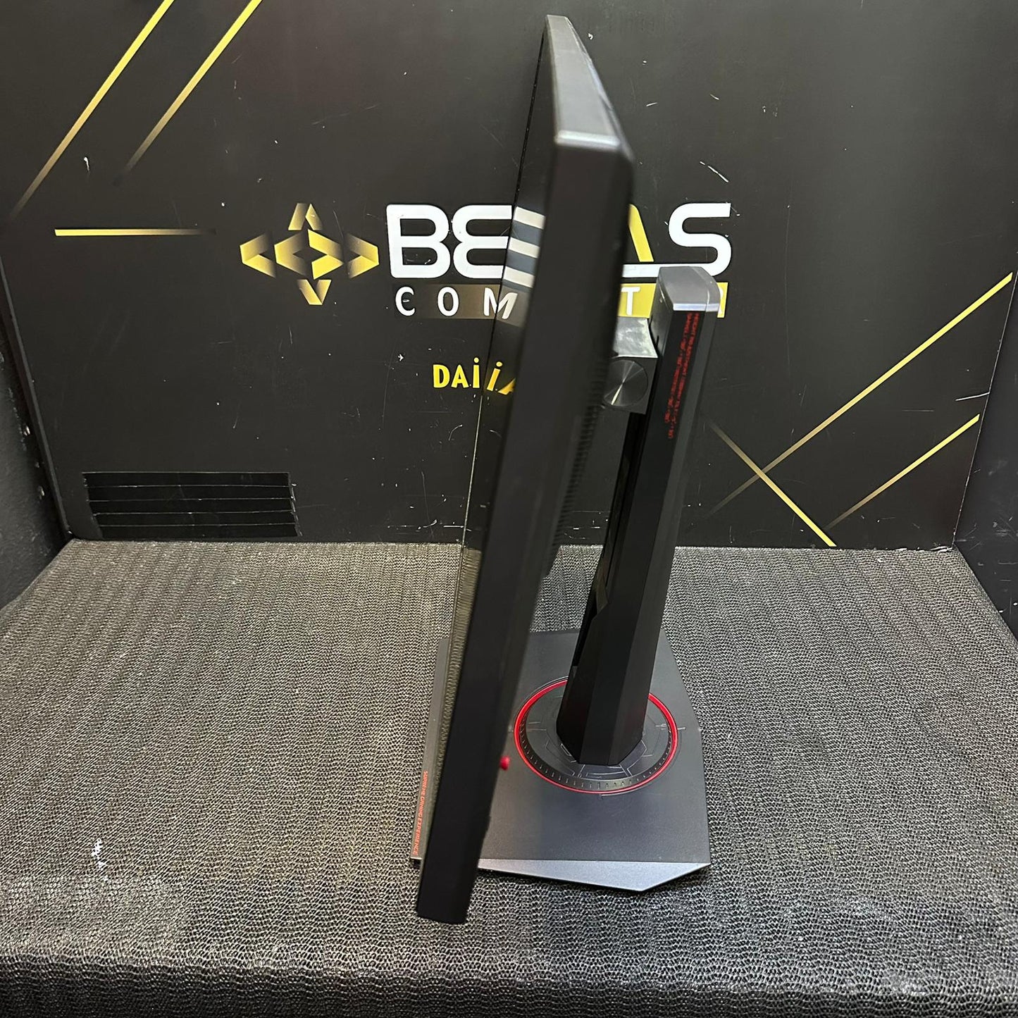 Asus MG248 Pivot Oyuncu Monitörü / 24" / 144Hz