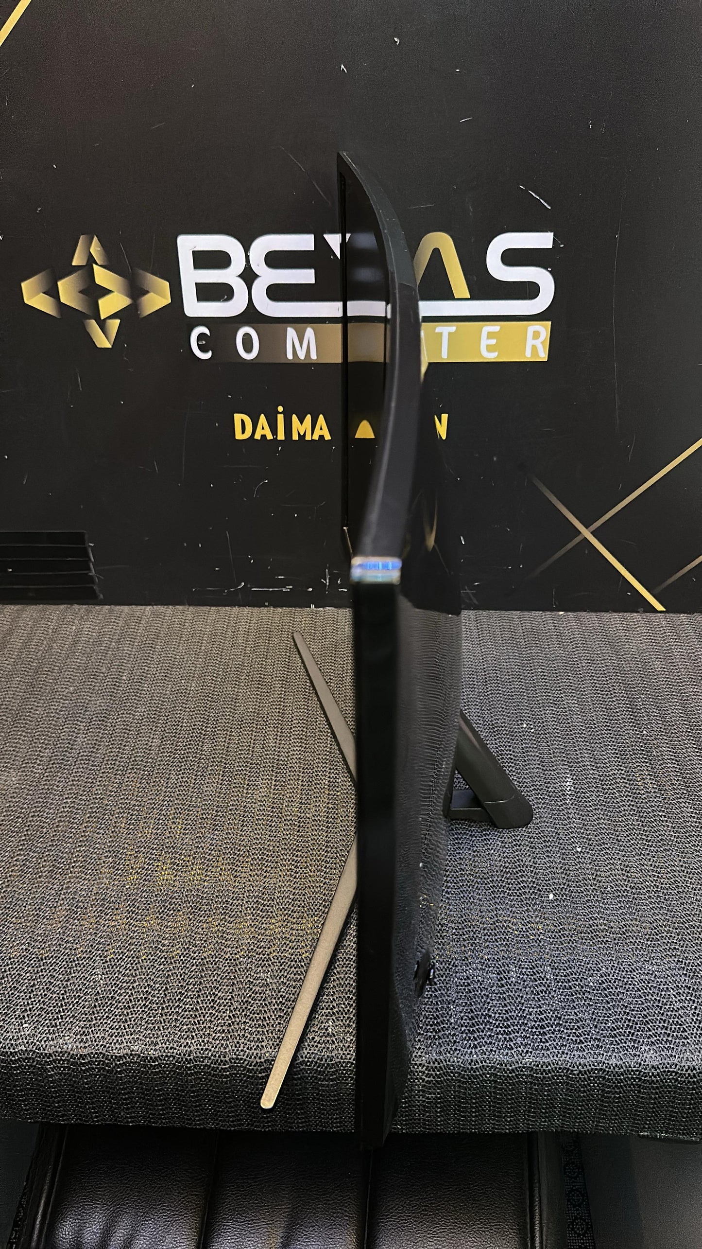 ViewSonic Curved Oyuncu Monitörü / 24" / 144Hz