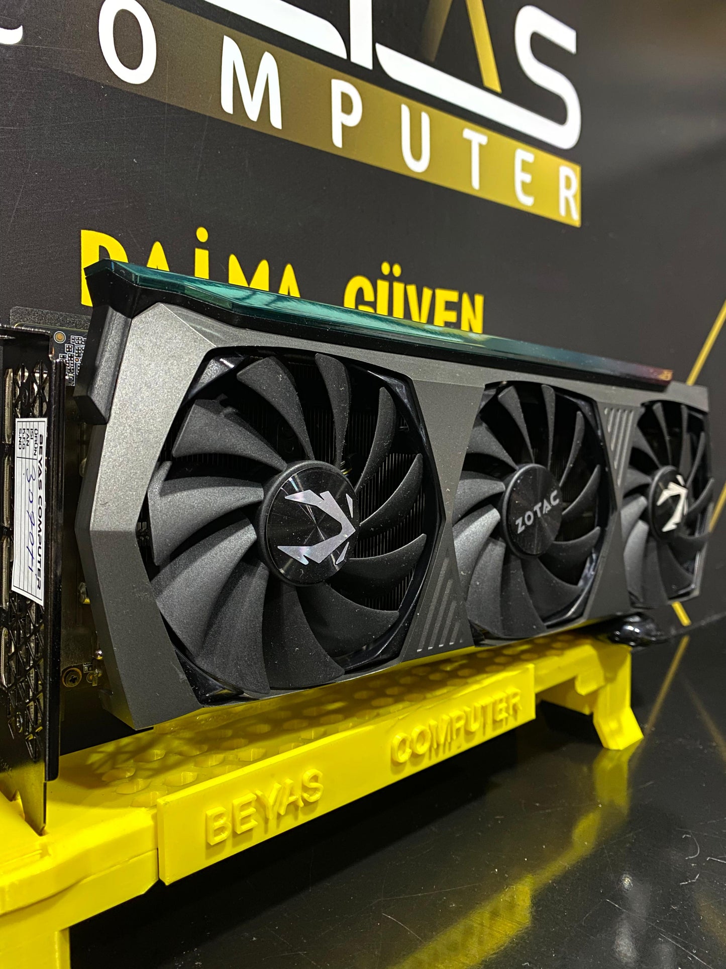 Zotac Gaming GeForce RTX 3070 Ti AMP Holo Ekran Kartı