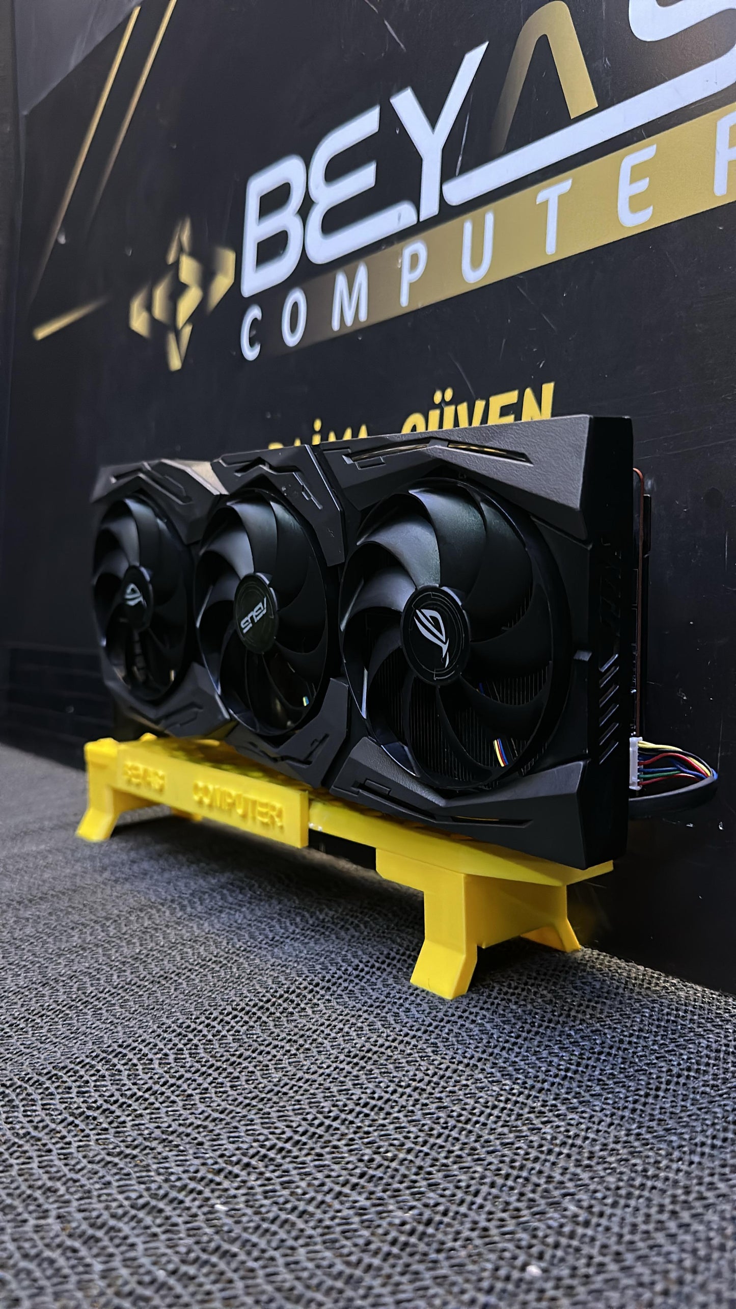Asus ROG Strix Radeon RX 5700 XT OC Ekran Kartı