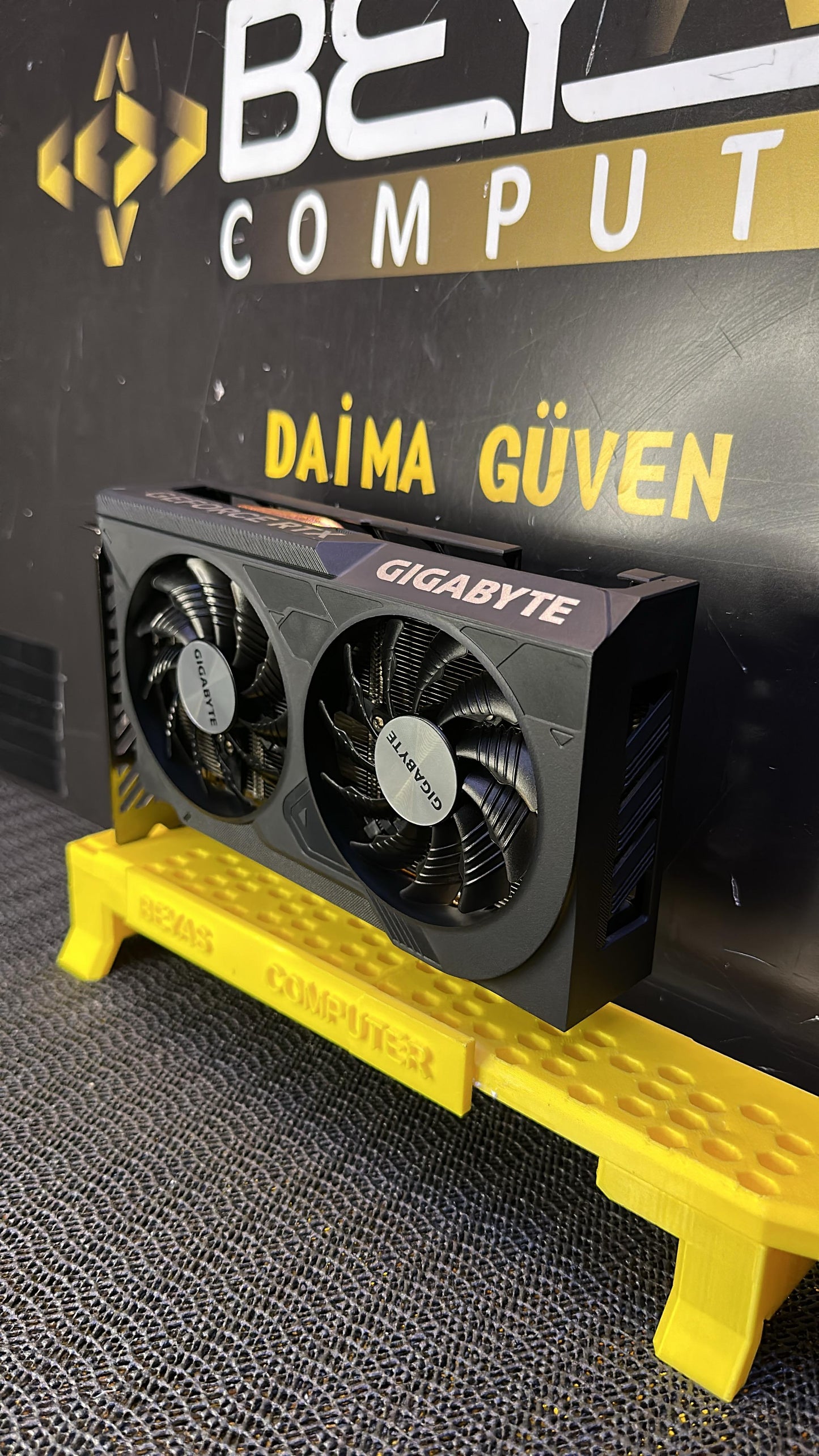 Gigabyte GeForce RTX 4060 Windforce 8G Ekran Kartı