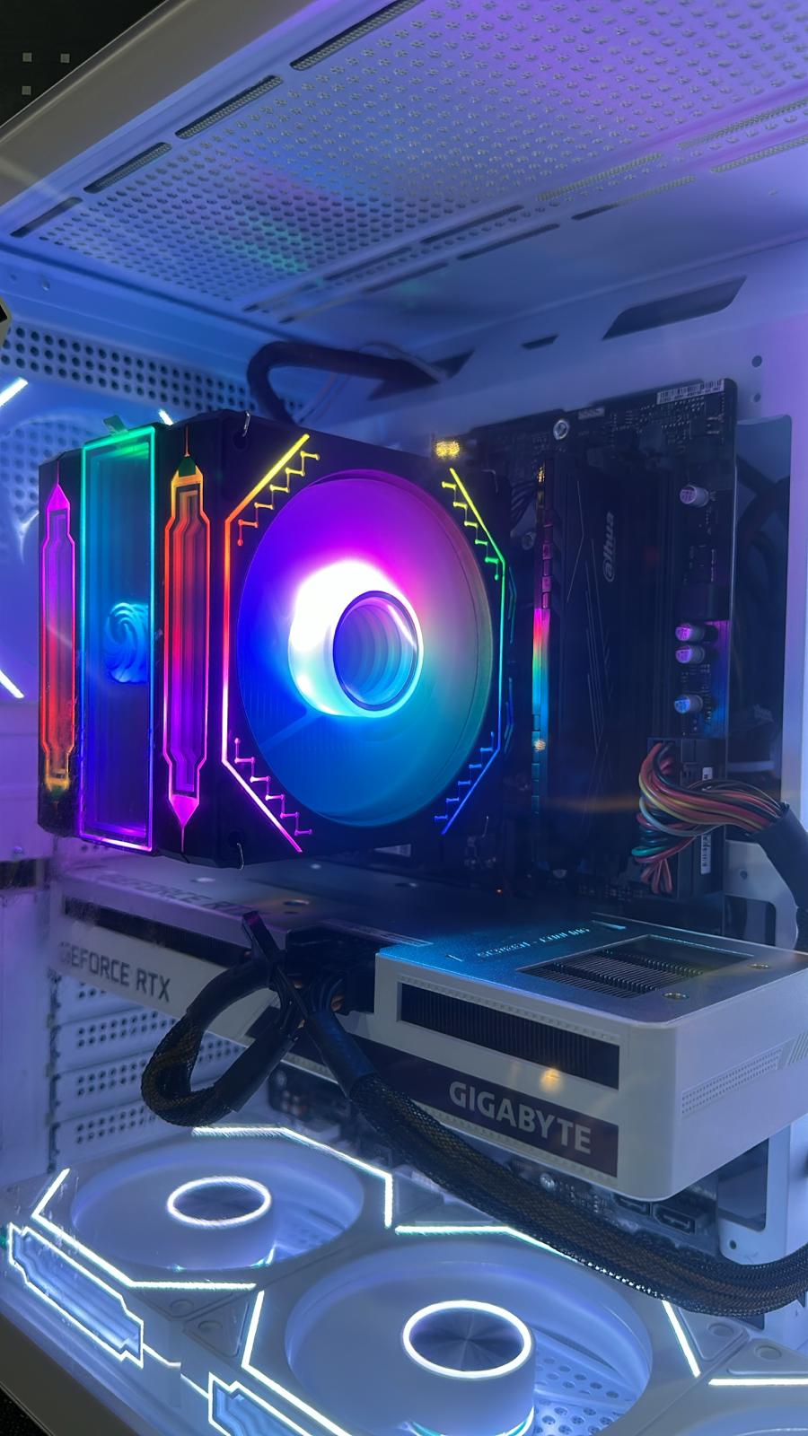 R5 5700 / RTX 3060 Beyaz