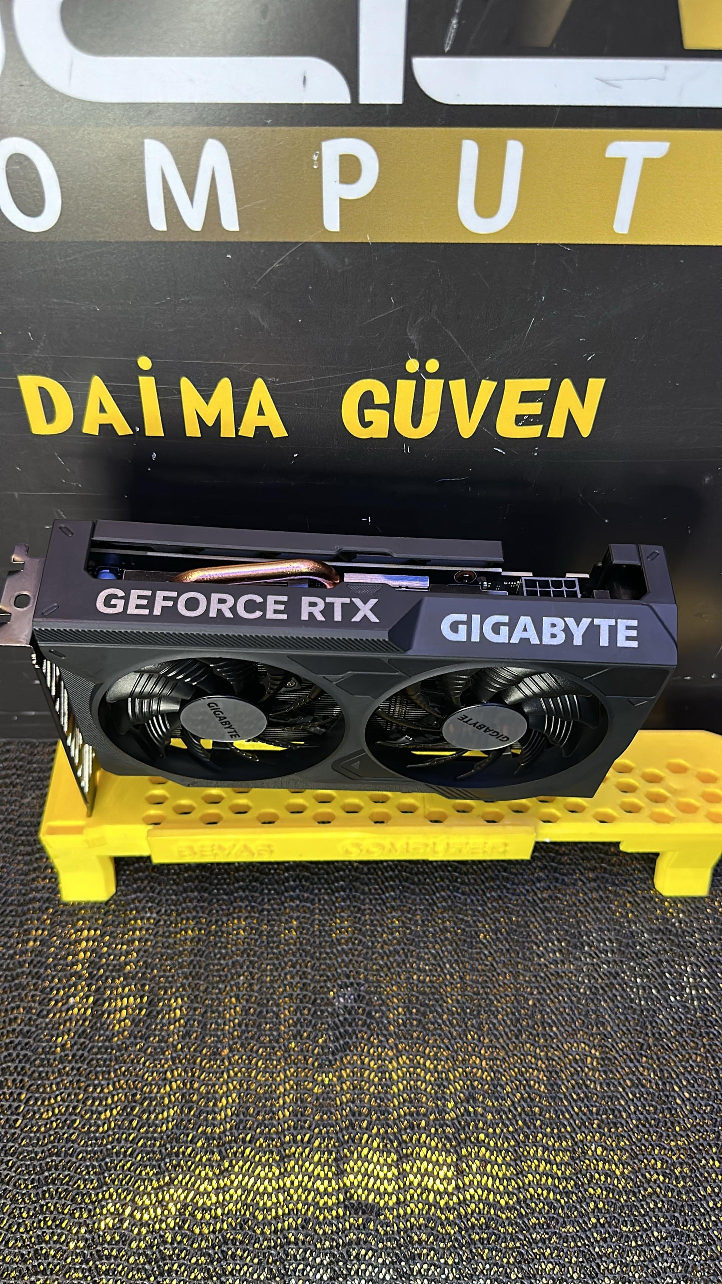 Gigabyte GeForce RTX 4060 Windforce 8G Ekran Kartı