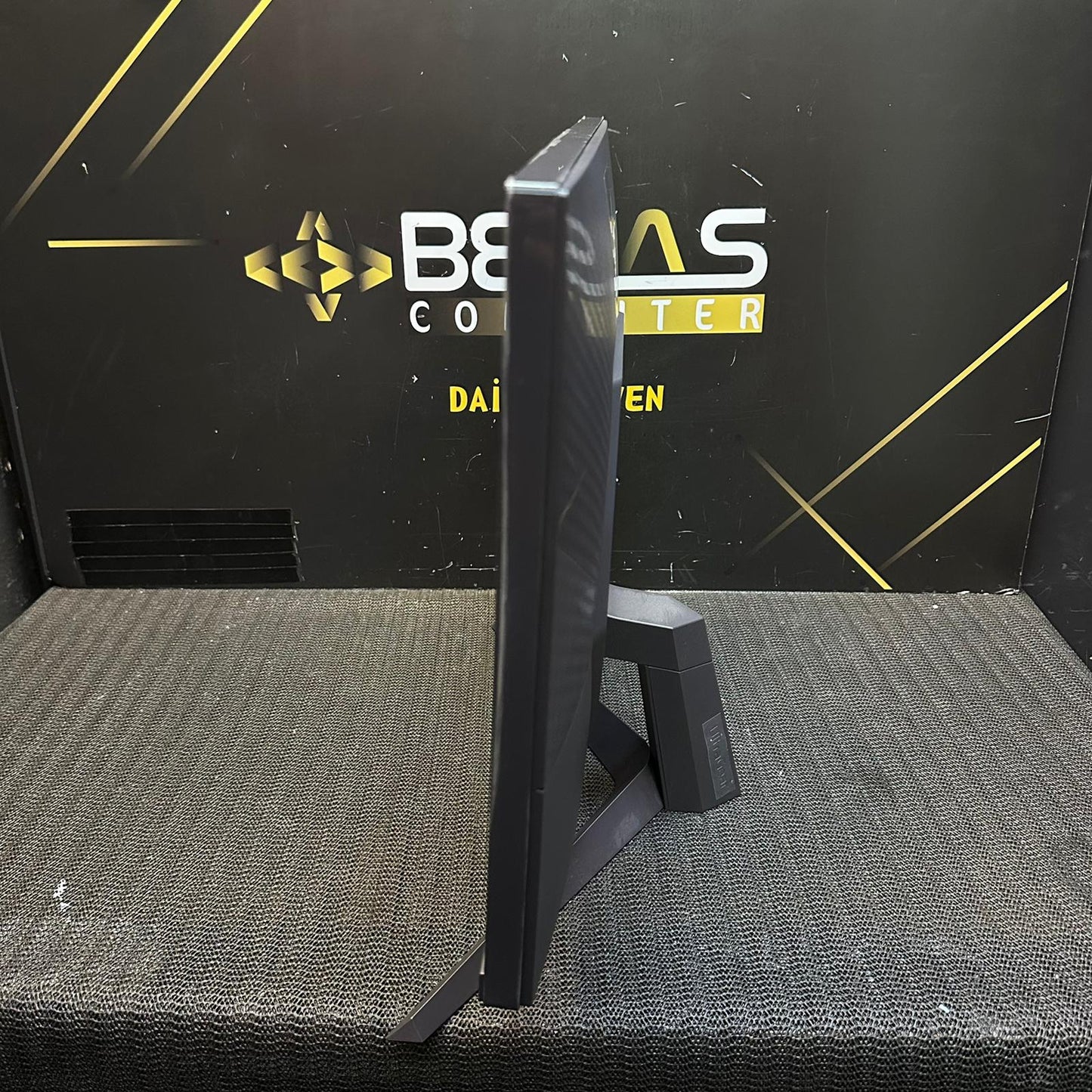 LG UltraGear 24GL650 Oyuncu Monitörü / 24" / 180Hz